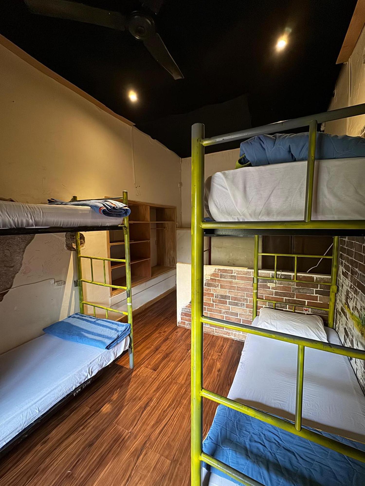 Volko Party Hostel アンティグア・グアテマラ エクステリア 写真